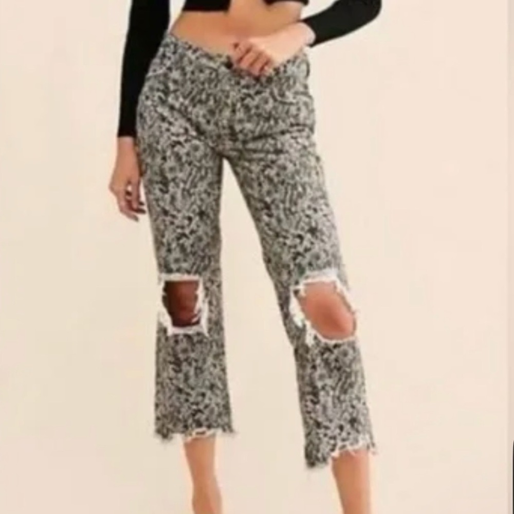 54. NWT! Free People | We The Free | Maggie Mid-Rise Jeans | Black Motif | Sz 27